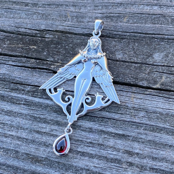 Large Freya Viking Goddess Pendant in .925 Sterling Silver with Garnet drop - Picture 5 of 13